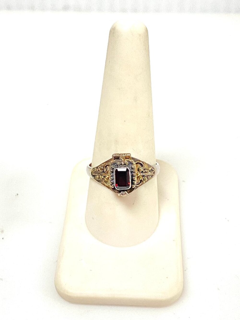 m922 Vintage Sterling Silver Locket or "poison ring" Red Garnet Ring Size 10